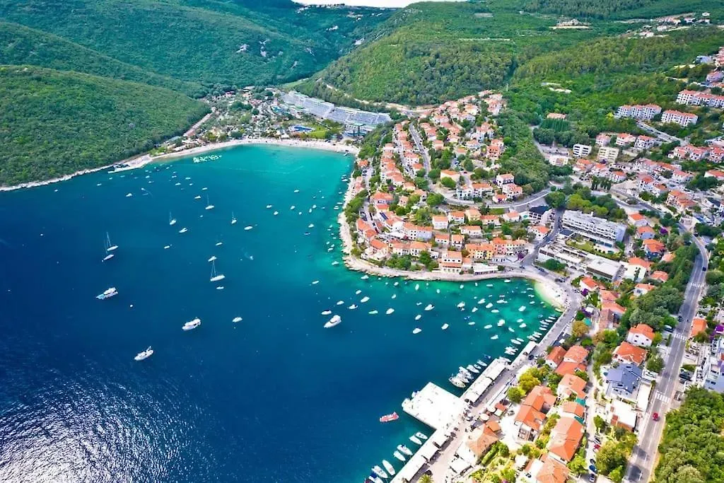 Apartment Sunny & Stunning Holiday Home Rabac