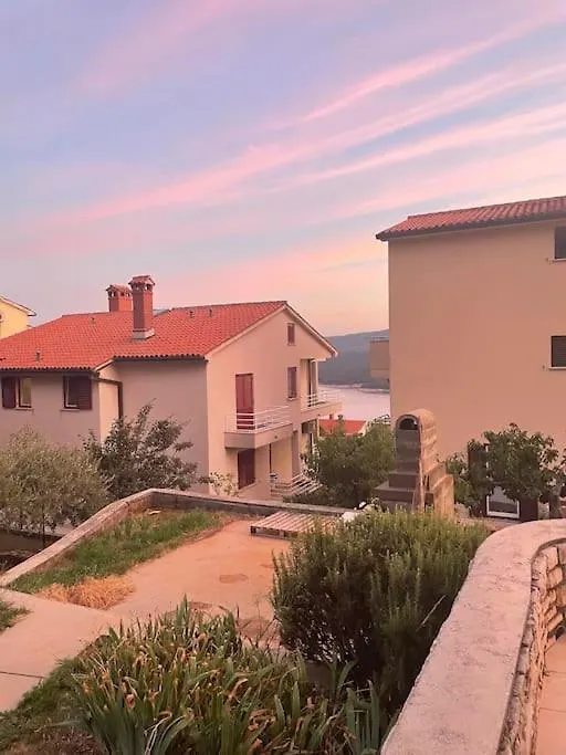 Apartment Sunny & Stunning Holiday Home Rabac